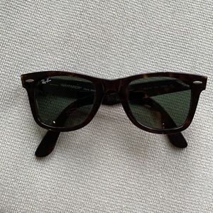 Ray-Ban Wayfarer Sunglasses